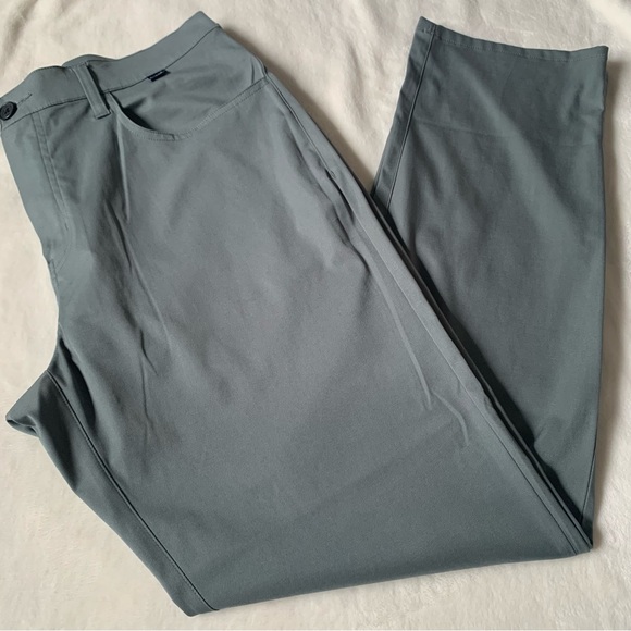 Travis Mathew Men’s Green Stretchy Pants Men's Size 36 - Picture 1 of 11